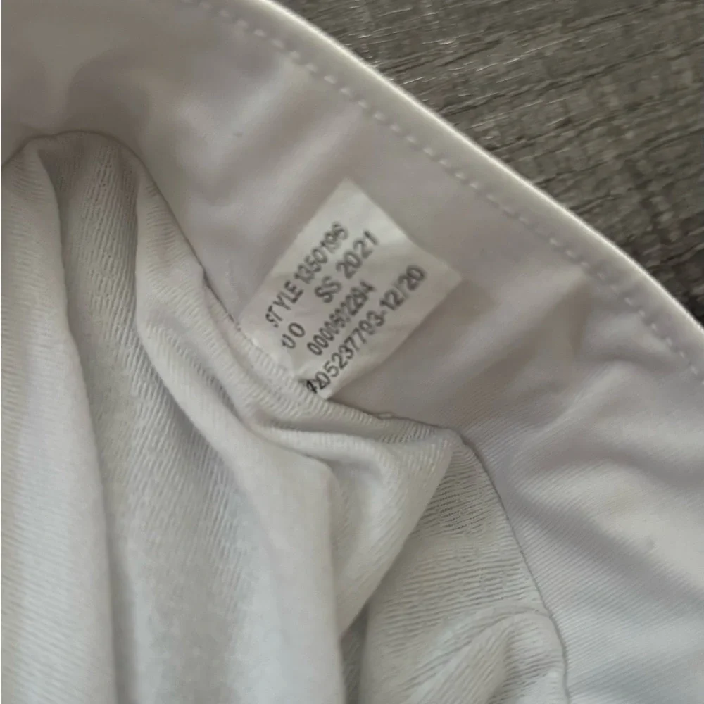 Under Armor Shorts - Picture 2 of 8